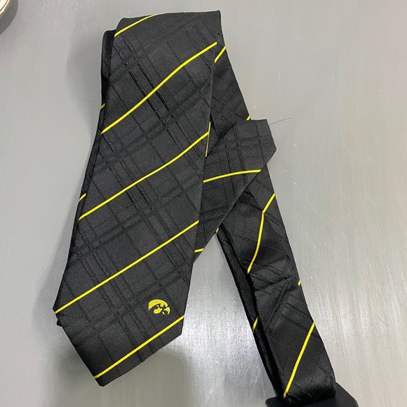 Other - NWT IOWA HAWKEYE NECKTIE